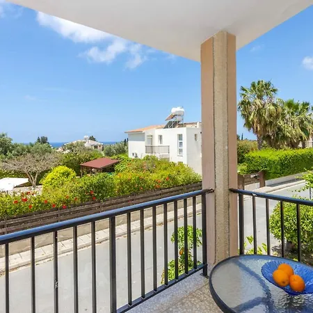With 3 Bedrooms In κόλπος των κοpαλλίων πέγεια With Private Pool Enclosed Garden And Wifi ヴィラ コーラル・ベイ